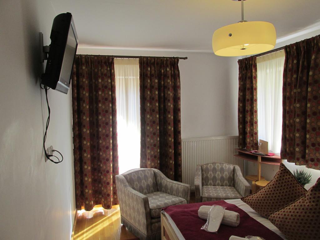 Villa Ermitage Buşteni Zimmer foto